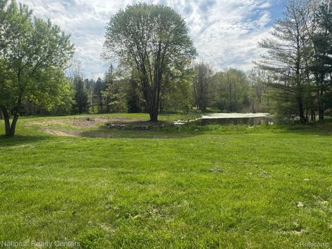 0000 pinewood Milford Charter Township MI 48381