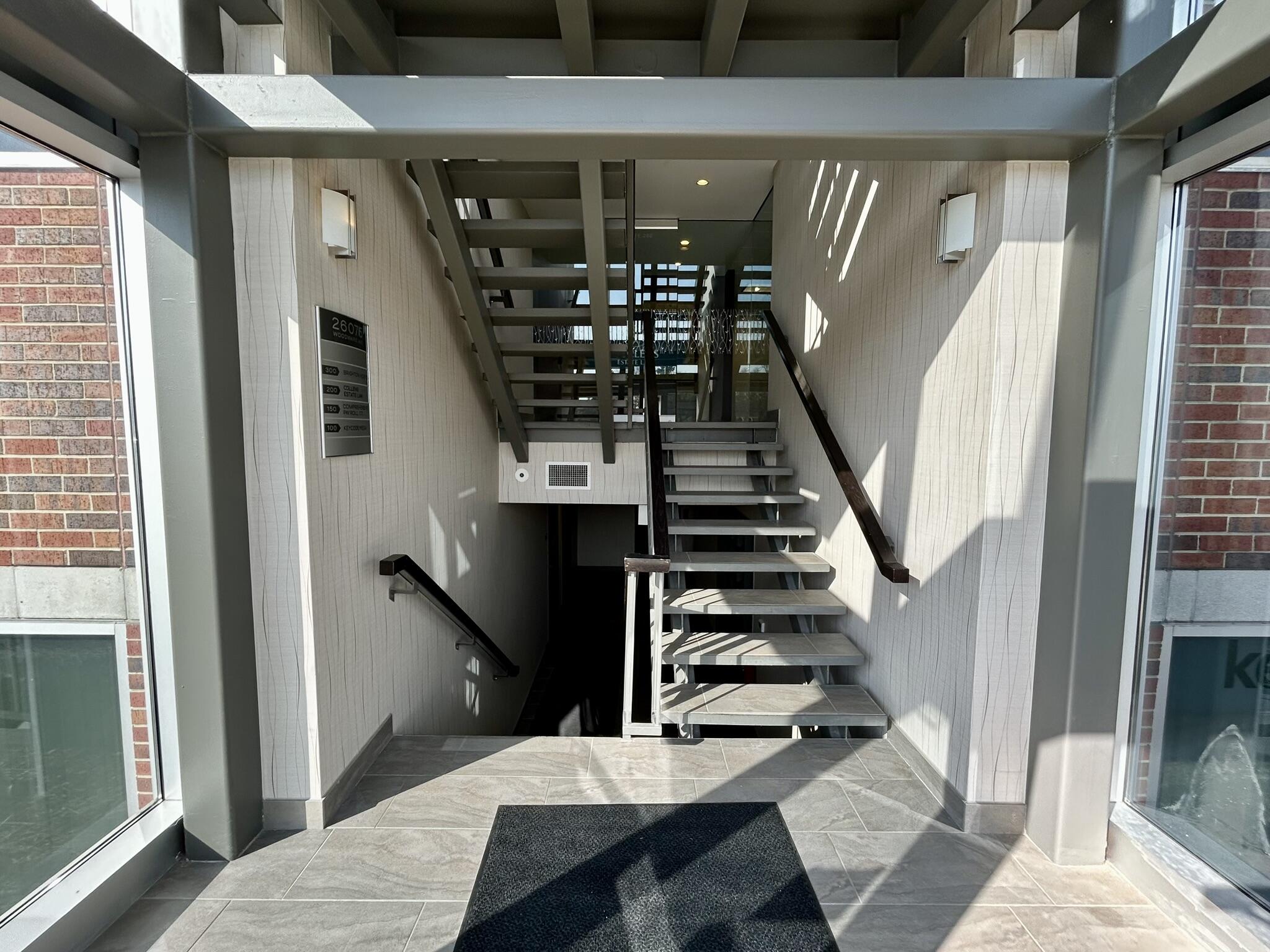 26075 Woodward Ave Avenue 200