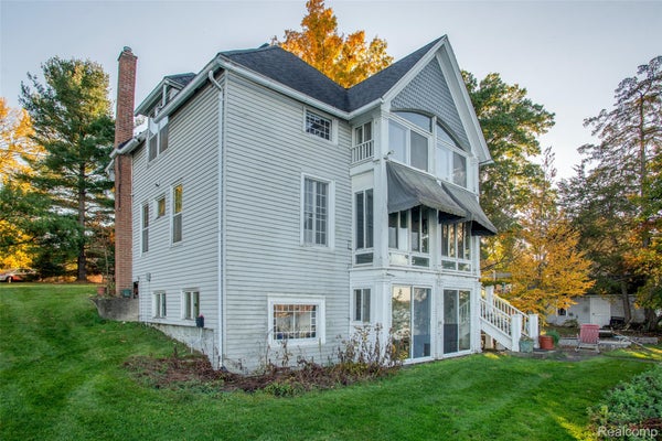 1776 EAGLE POINT RD, CLARKLAKE, MI 49234 - Image e1020a2f7dd5b992825ecbe953e17a4d/2663565613