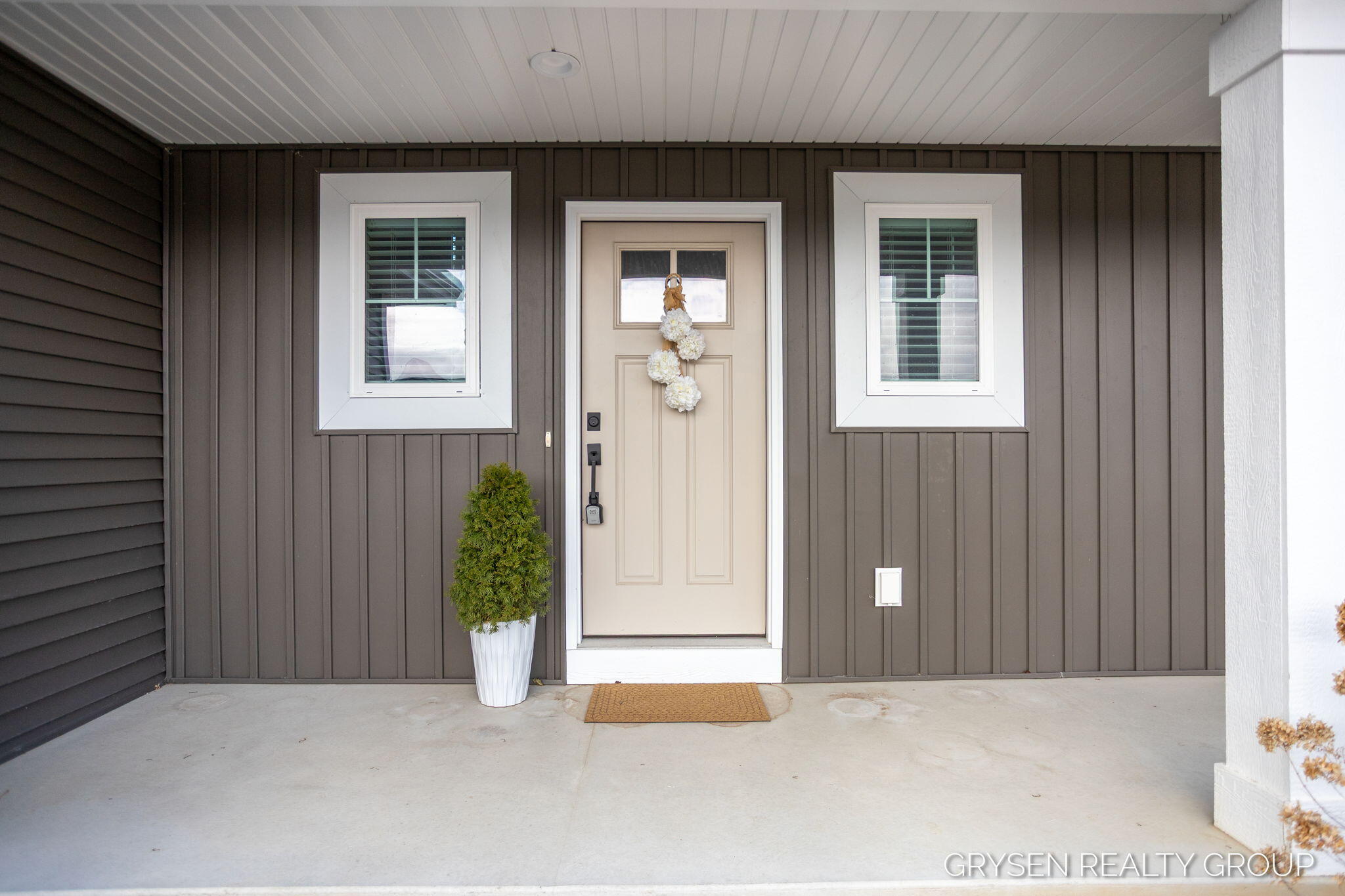 11757 Everett Avenue