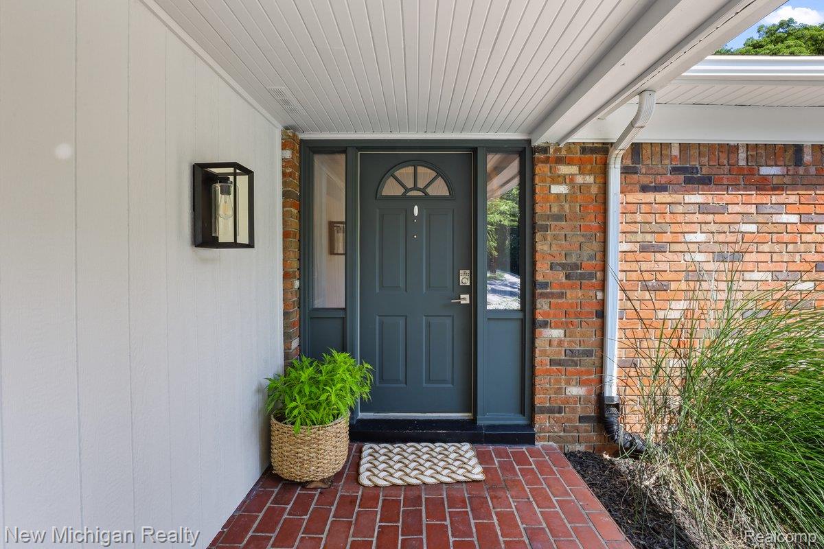 34281 W Thornbrook Drive