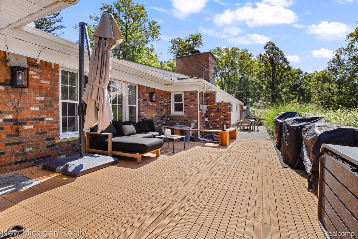 34281 W Thornbrook Drive