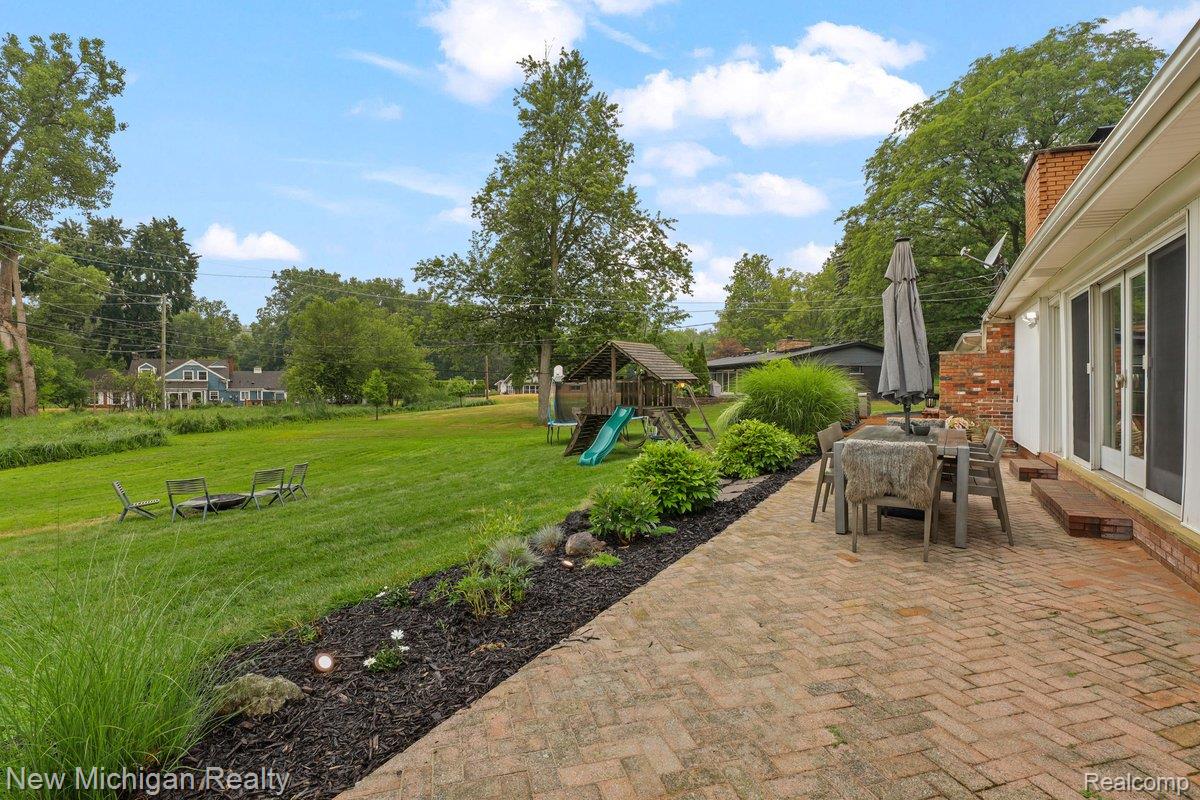 34281 W Thornbrook Drive