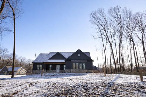 9744 Chalfonte Drive Green Oak Township MI 48116