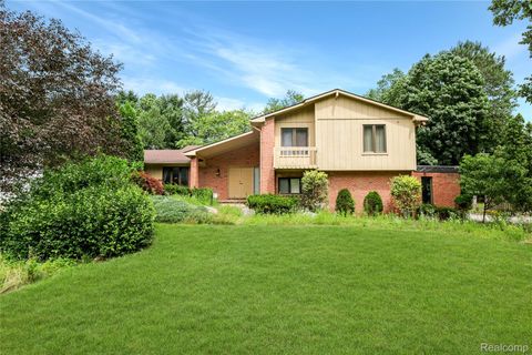 1321 Highland Meadows Flint Charter Township MI 48532