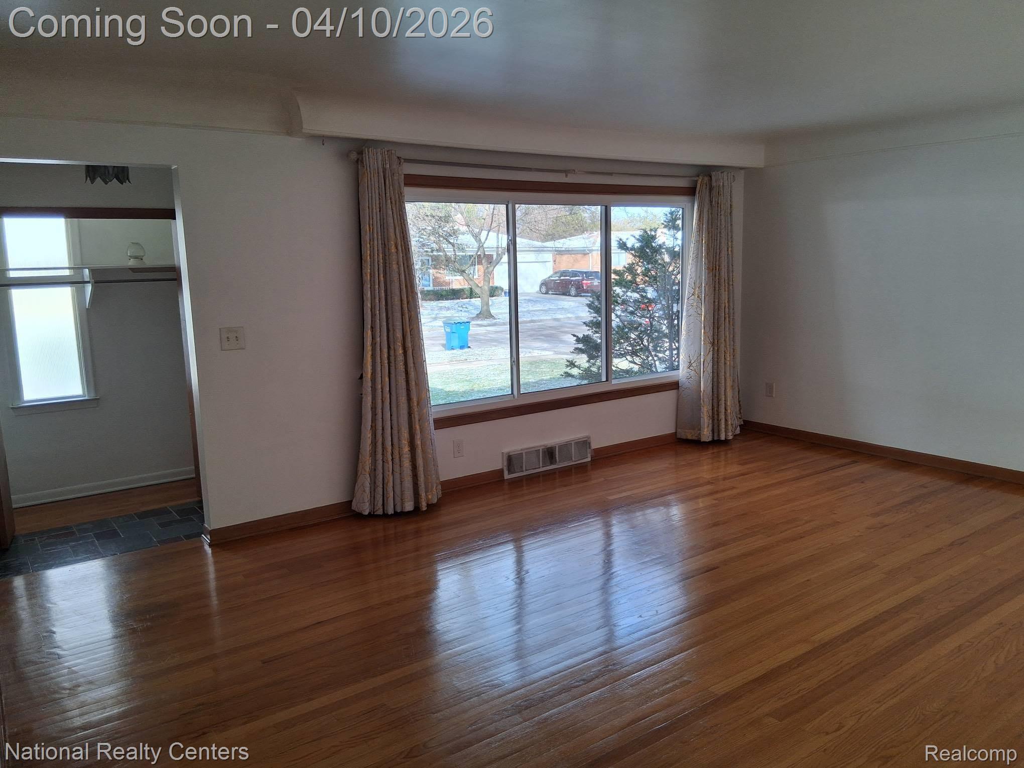 27828 Santa Ana Drive