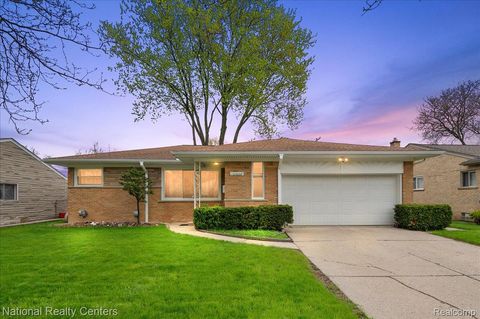 27828 Santa Ana Drive Warren City MI 48093