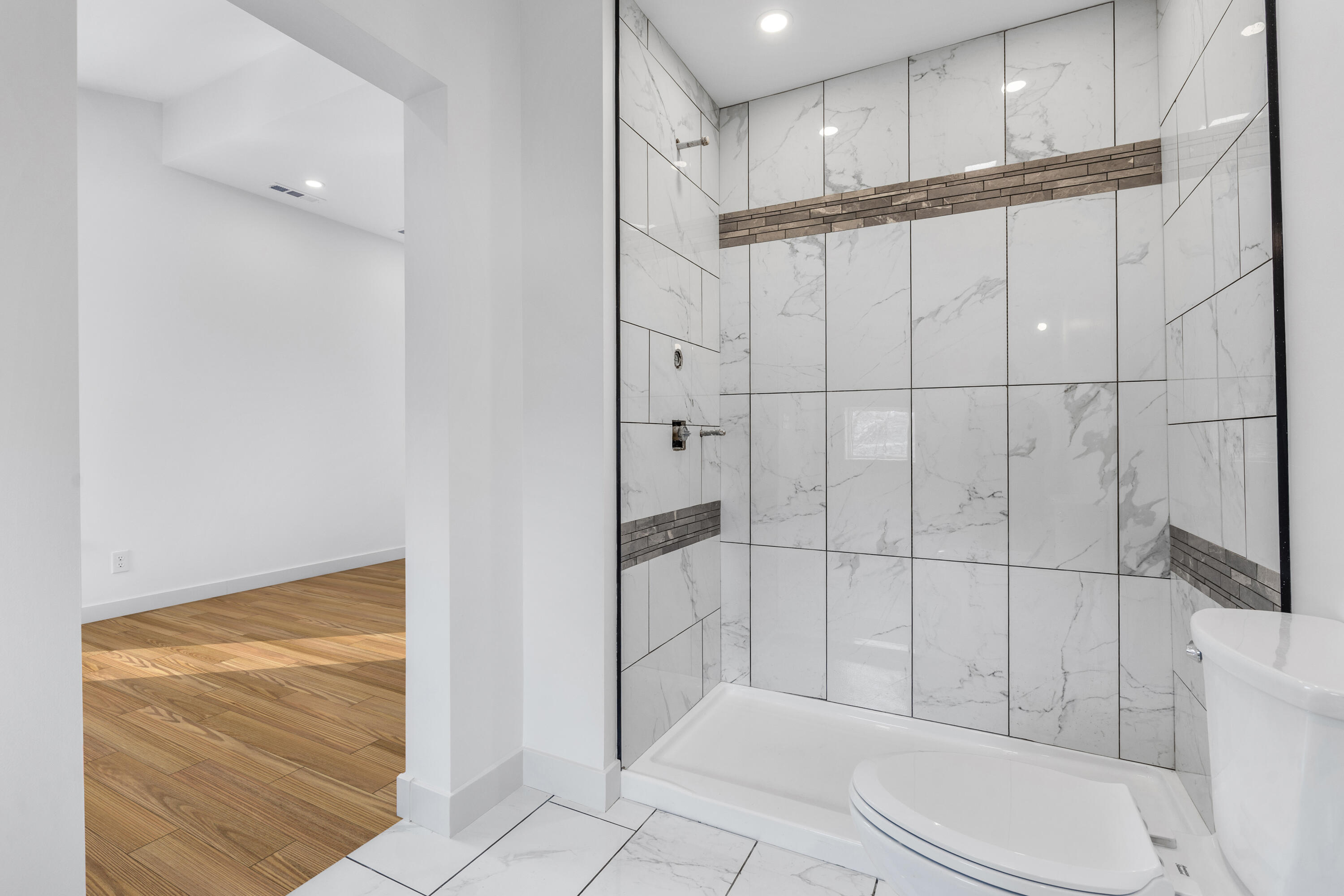 NewBuffaloCity_Berrien, Michigan 49117, United States, 4 Bedrooms Bedrooms, ,3 BathroomsBathrooms,Residential,Active,98427