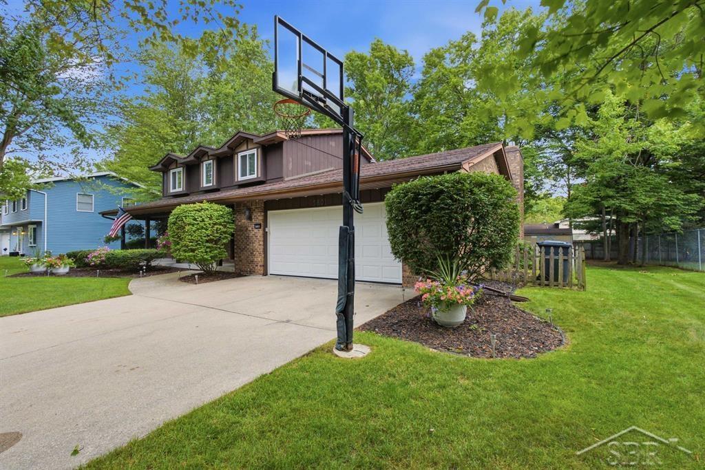 5801 Lamplighter Lane