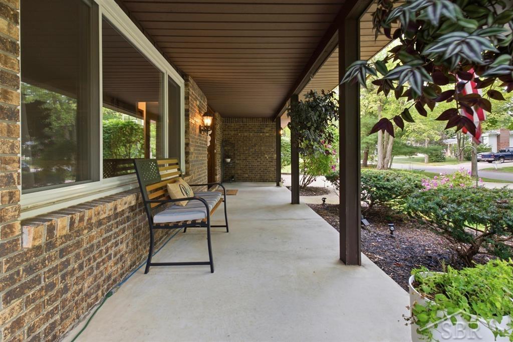 5801 Lamplighter Lane