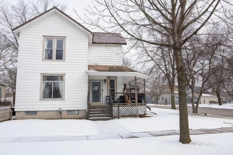 321 Stanton Street Bay City City MI 48708