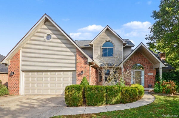26863 MIELA DR, CHESTERFIELD, MI 48051 - Image e140d8a920746763ea067eb6a8d02afe/409499898