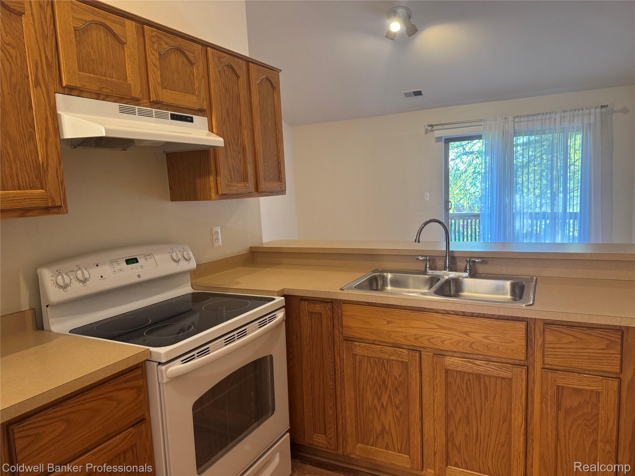 41022 Rose Lane