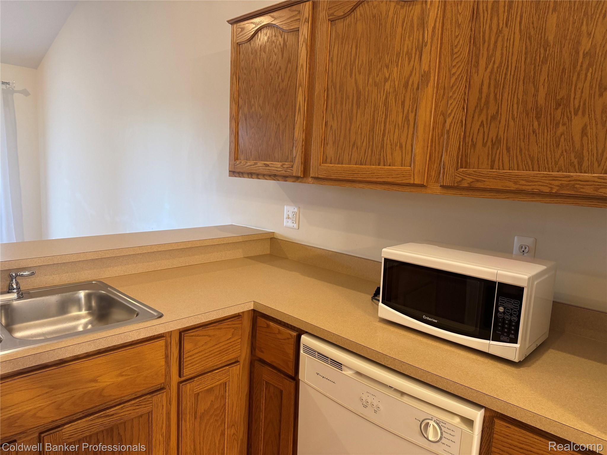 41022 Rose Lane