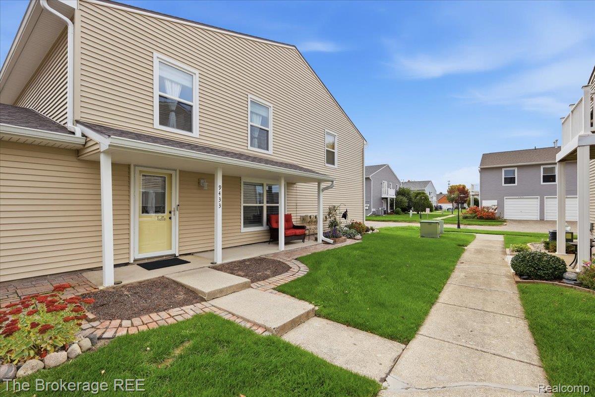 9433 Parkwood N