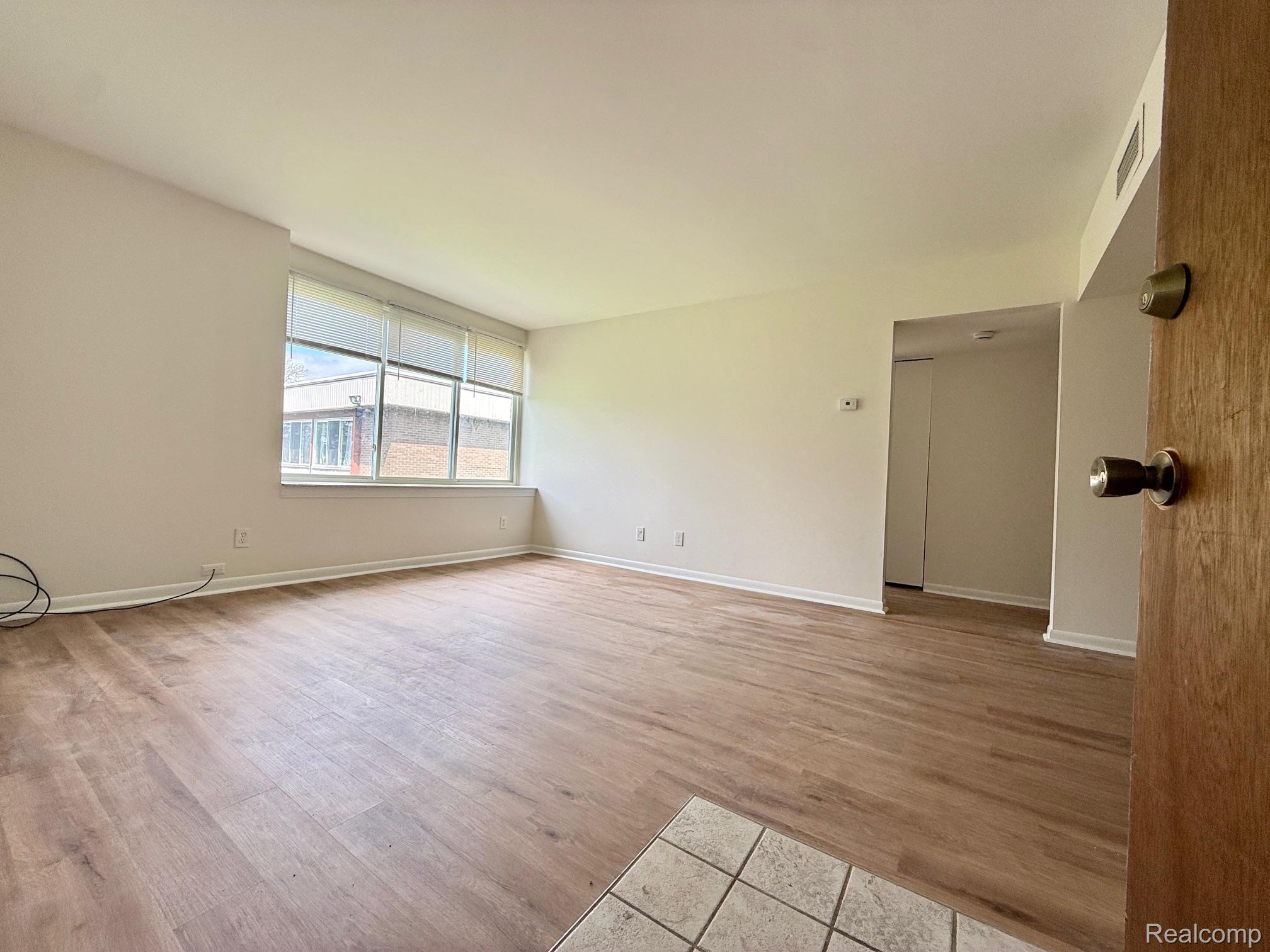 3911 Fort Street 211B