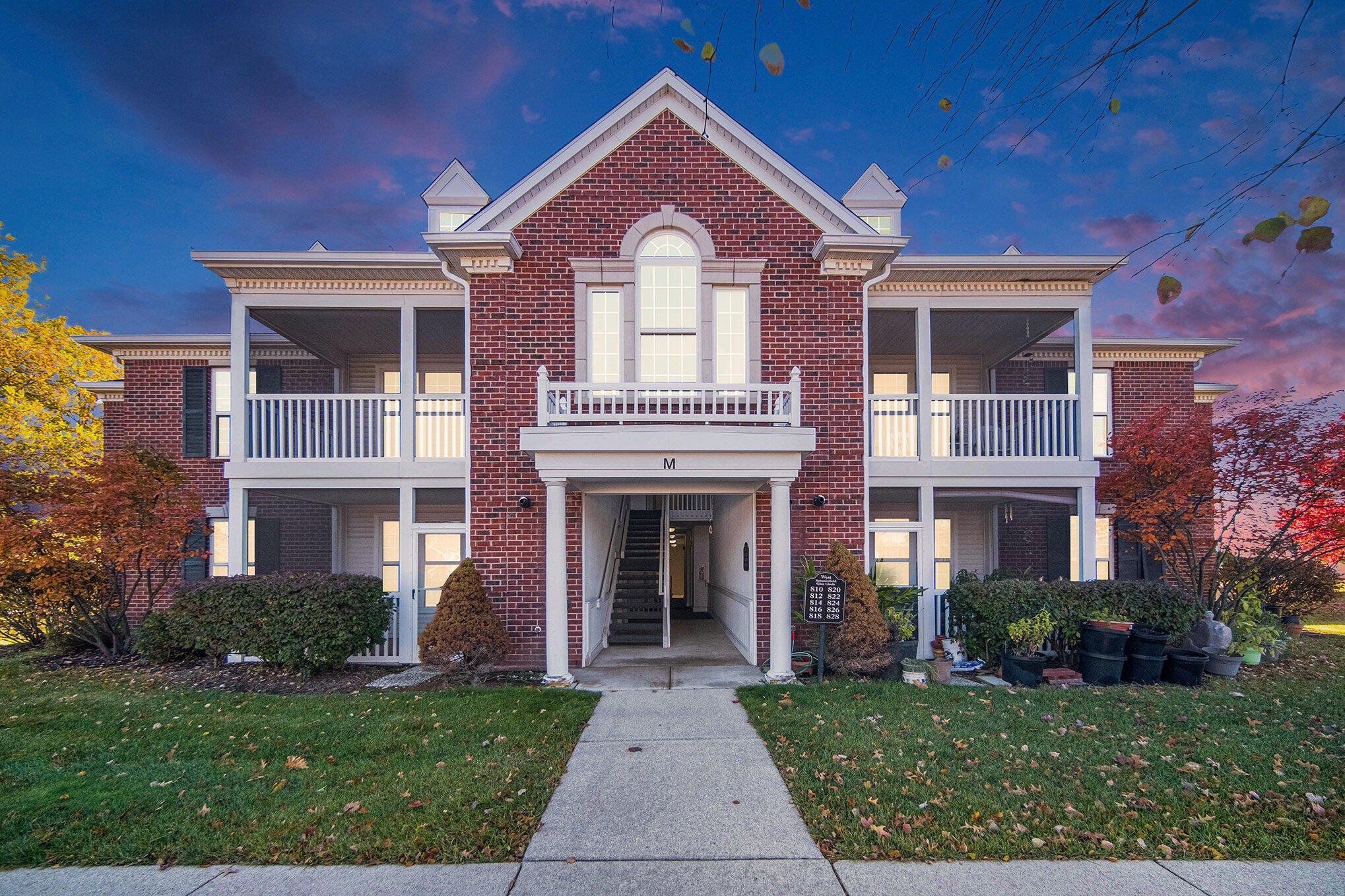 818 W Summerfield Glen