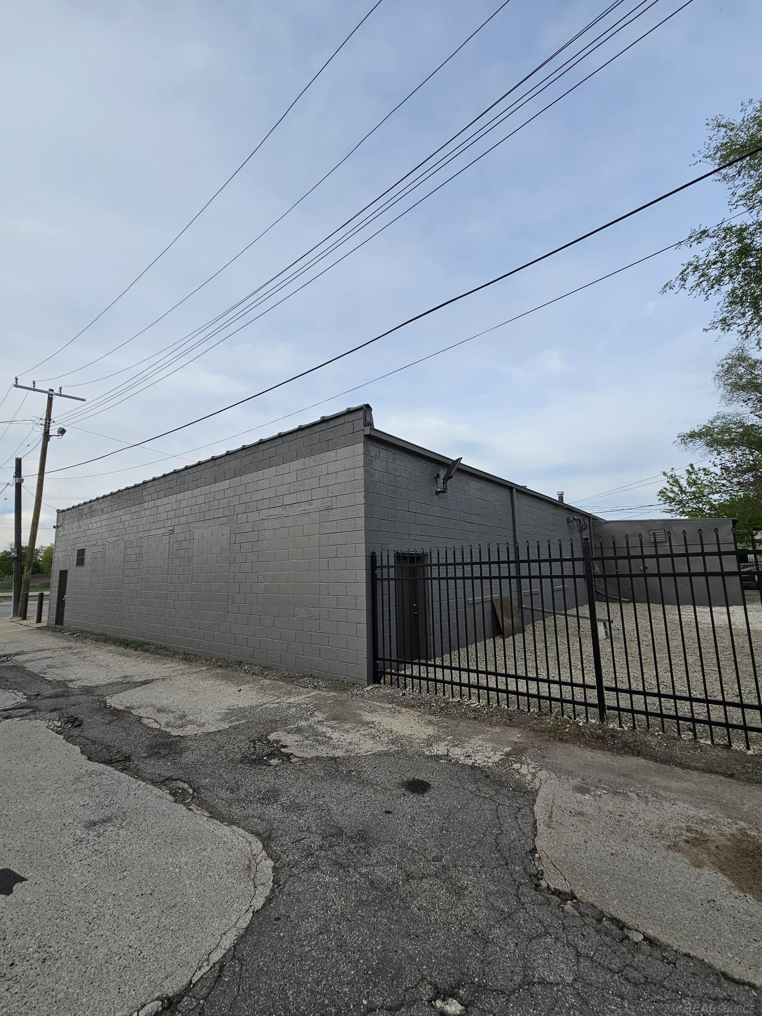 32 E 10 Mile Road Road