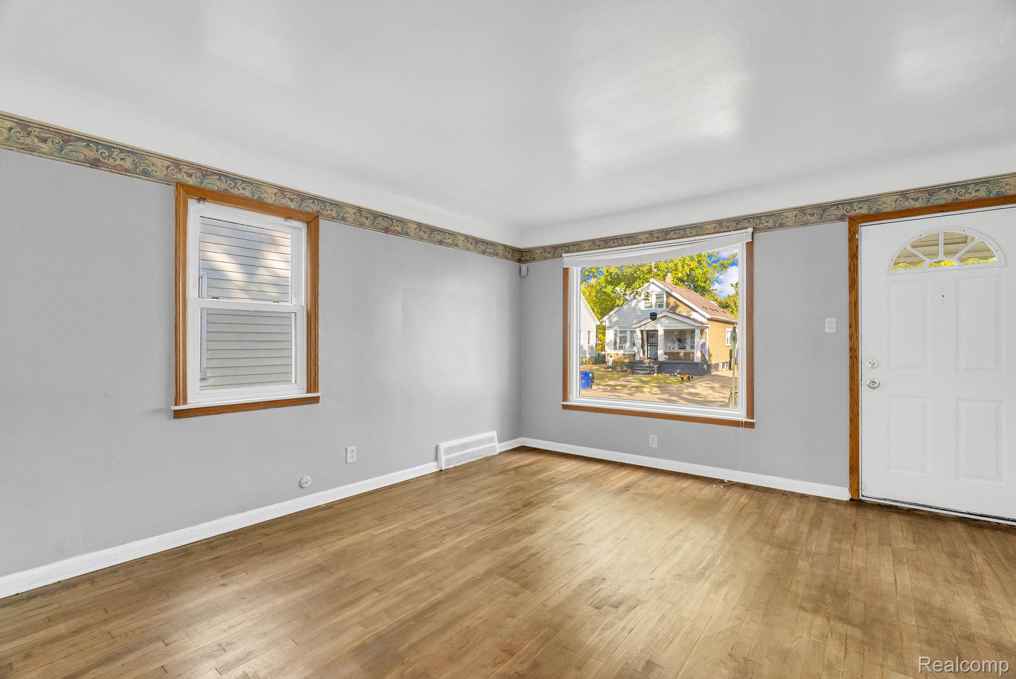 6235 Rosemont Avenue