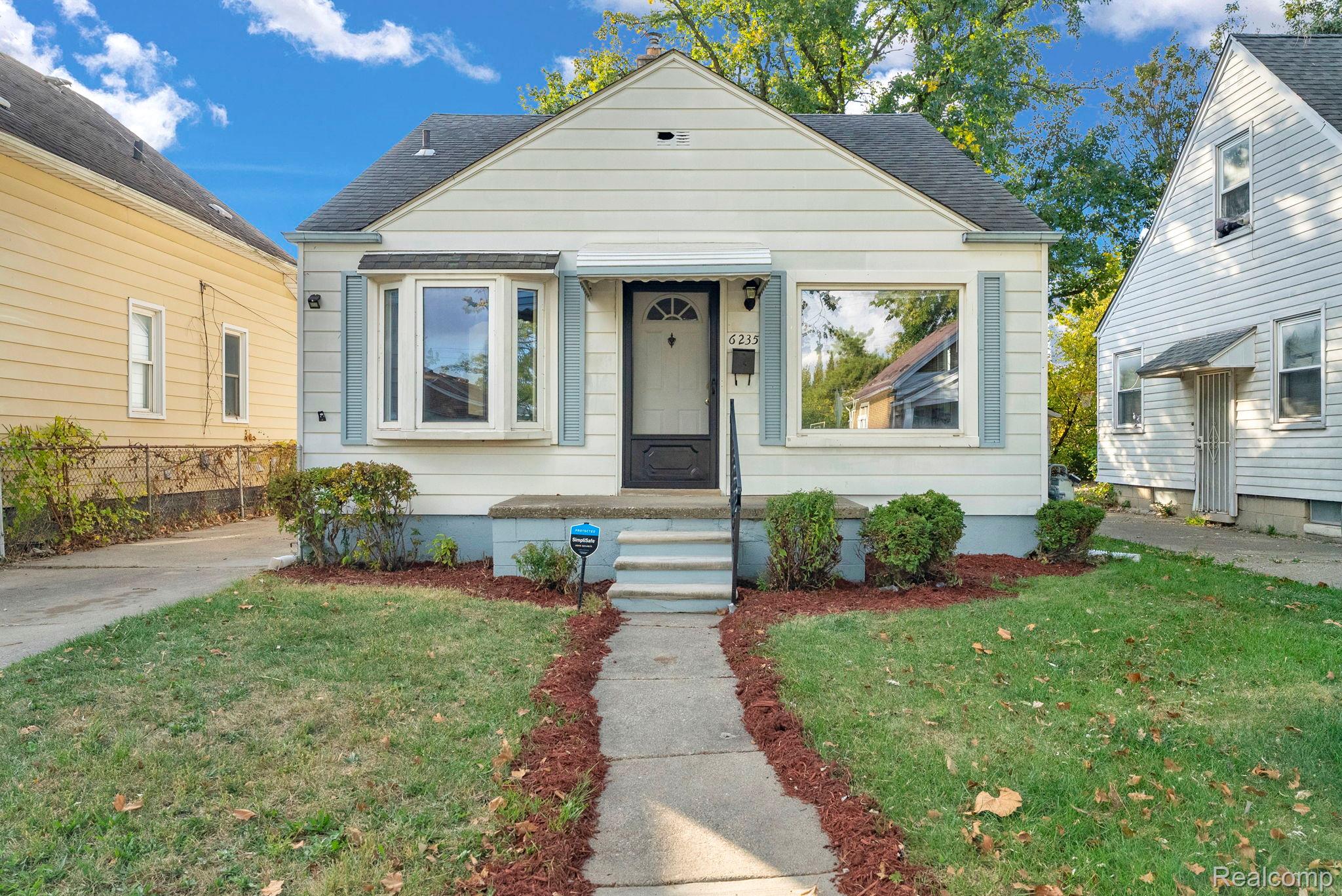 6235 Rosemont Avenue