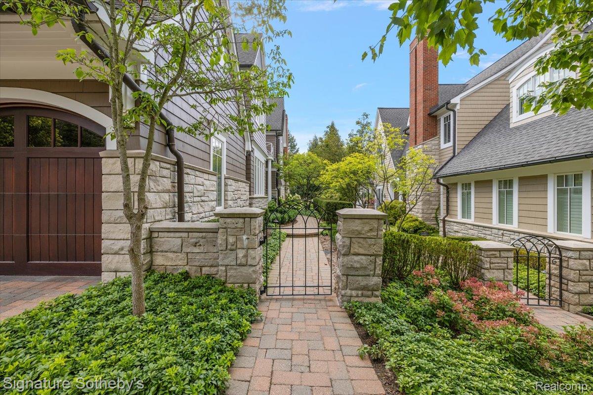 200 Woodland Villa Court
