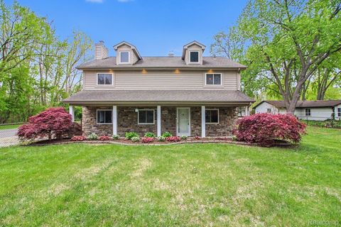 Photo of 3376 Hessel Avenue, Rochester Hills City, MI 48307 (MLS # 20261033784)