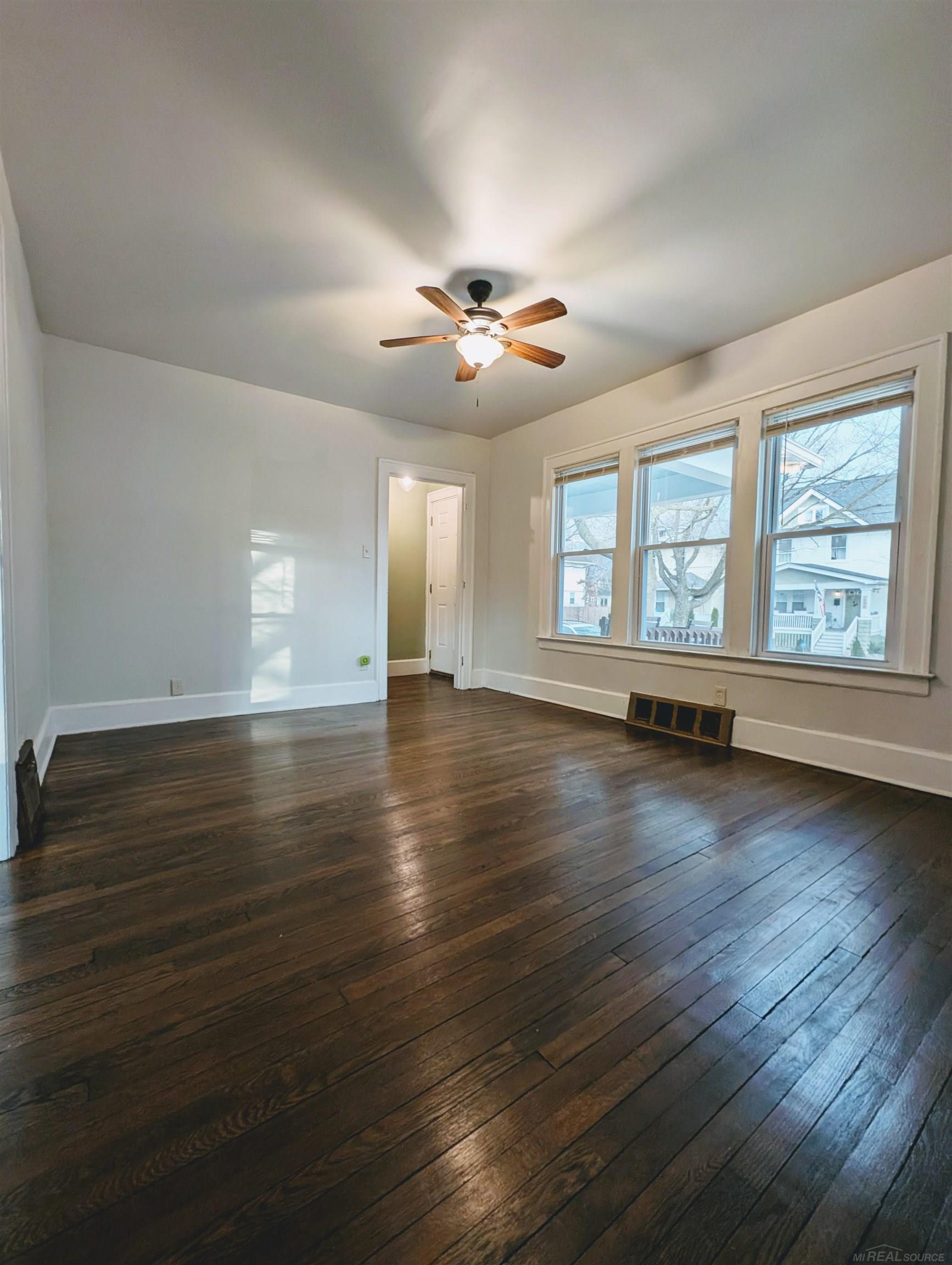 1489 W Philadelphia Street