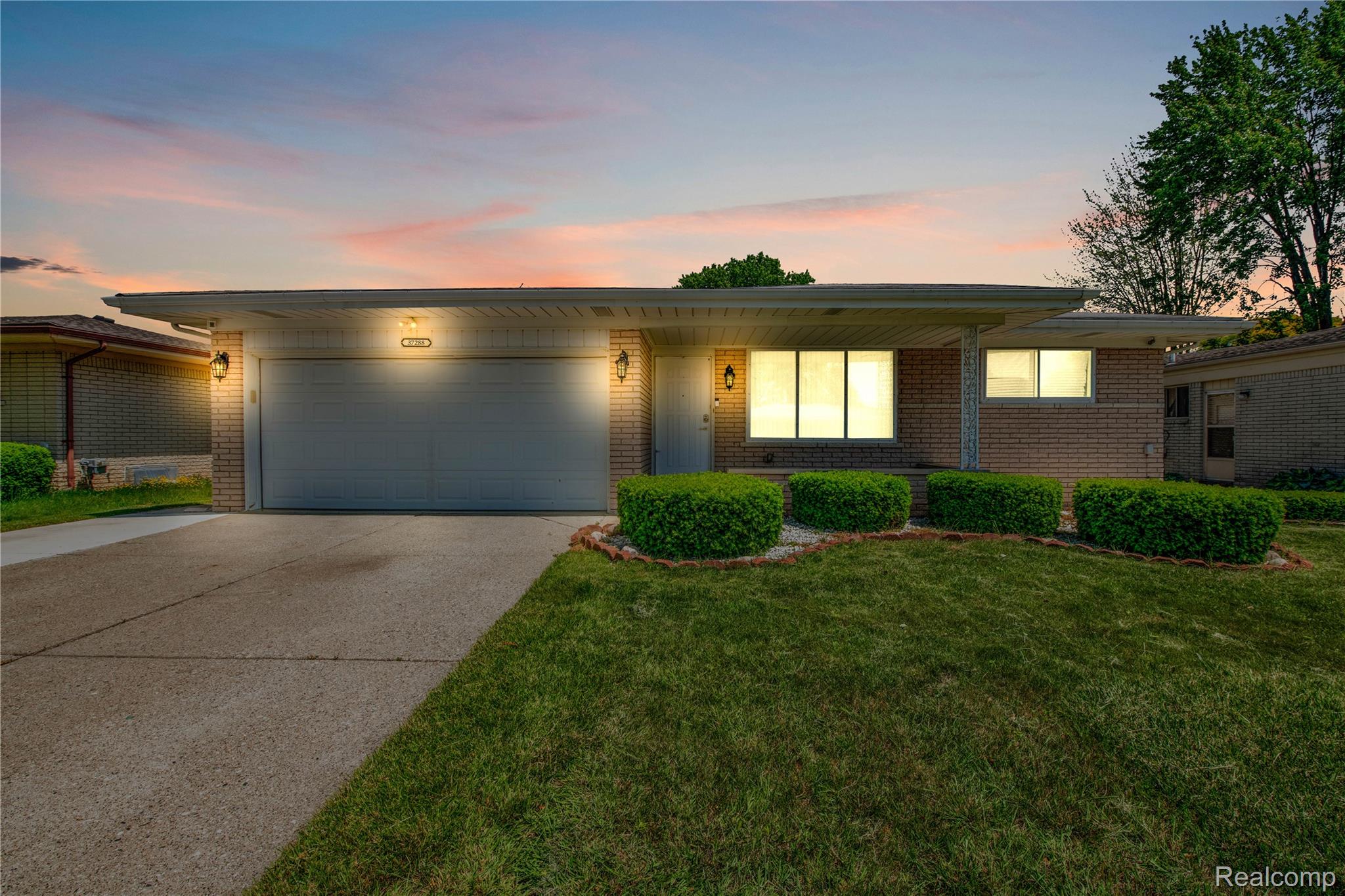 37288 Vernon Drive