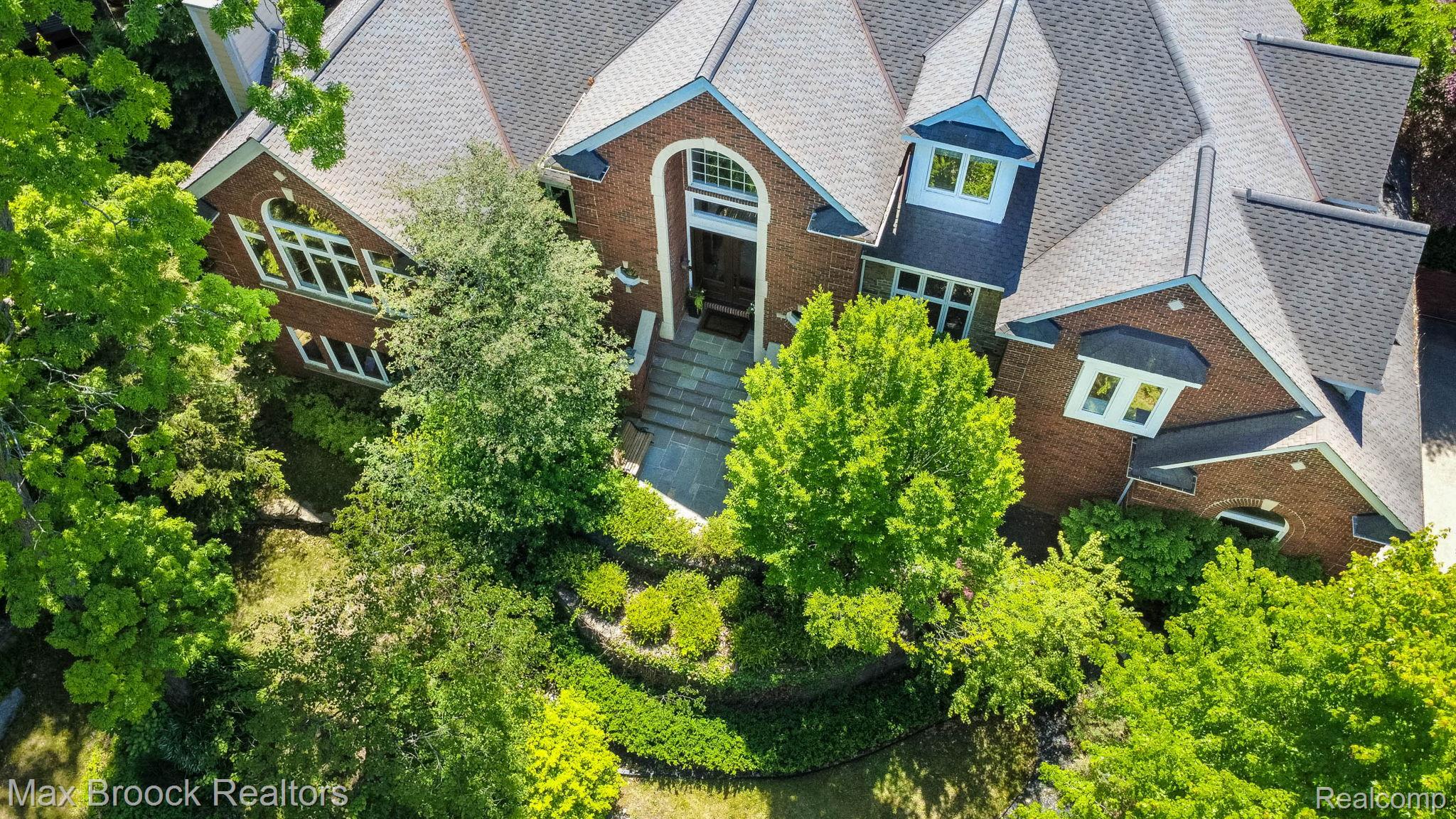 6604 College Park Drive