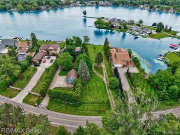 14189 Swanee Beach Drive Fenton Charter Township MI 48430