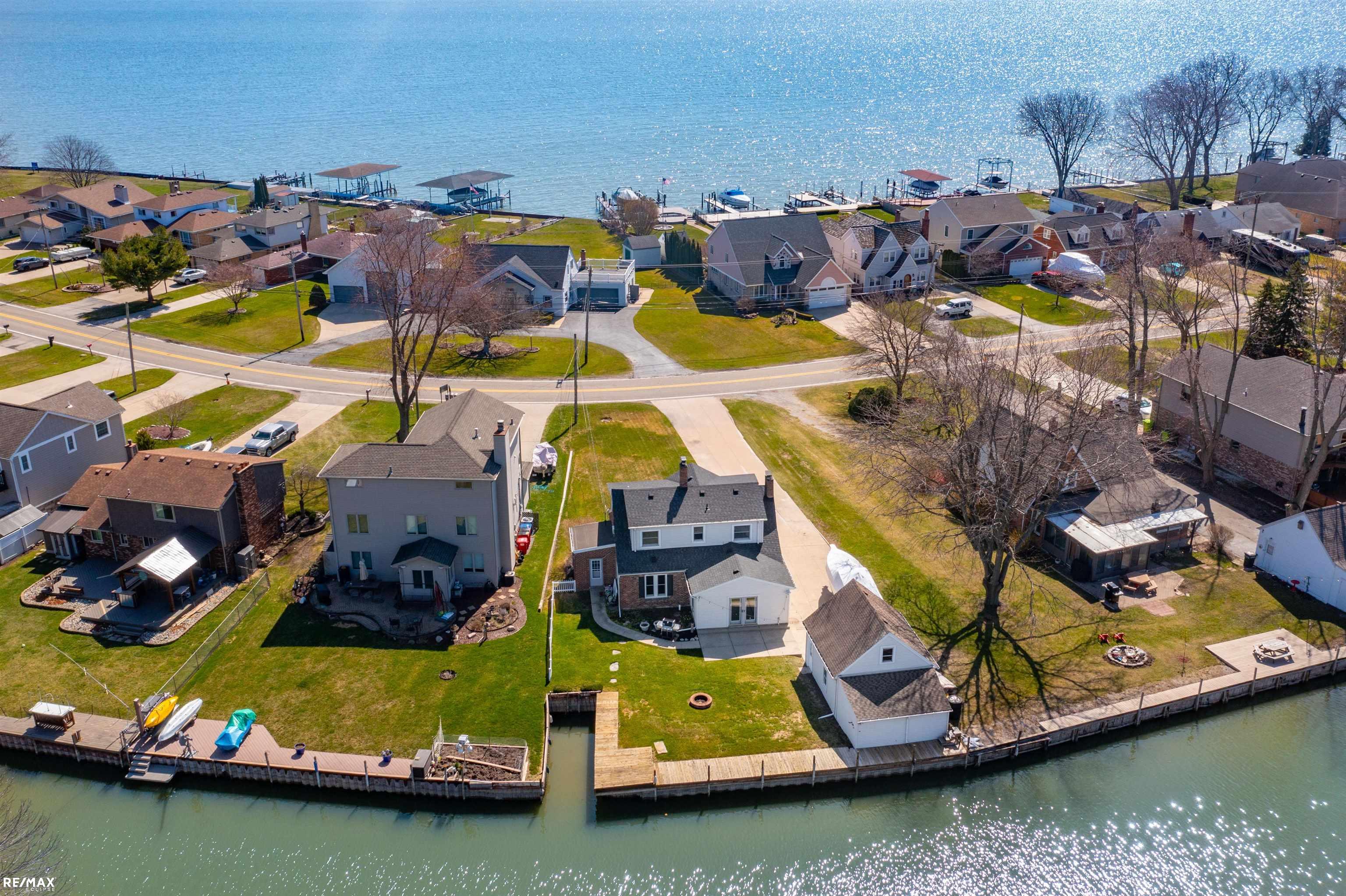 39085 Lakeshore Drive