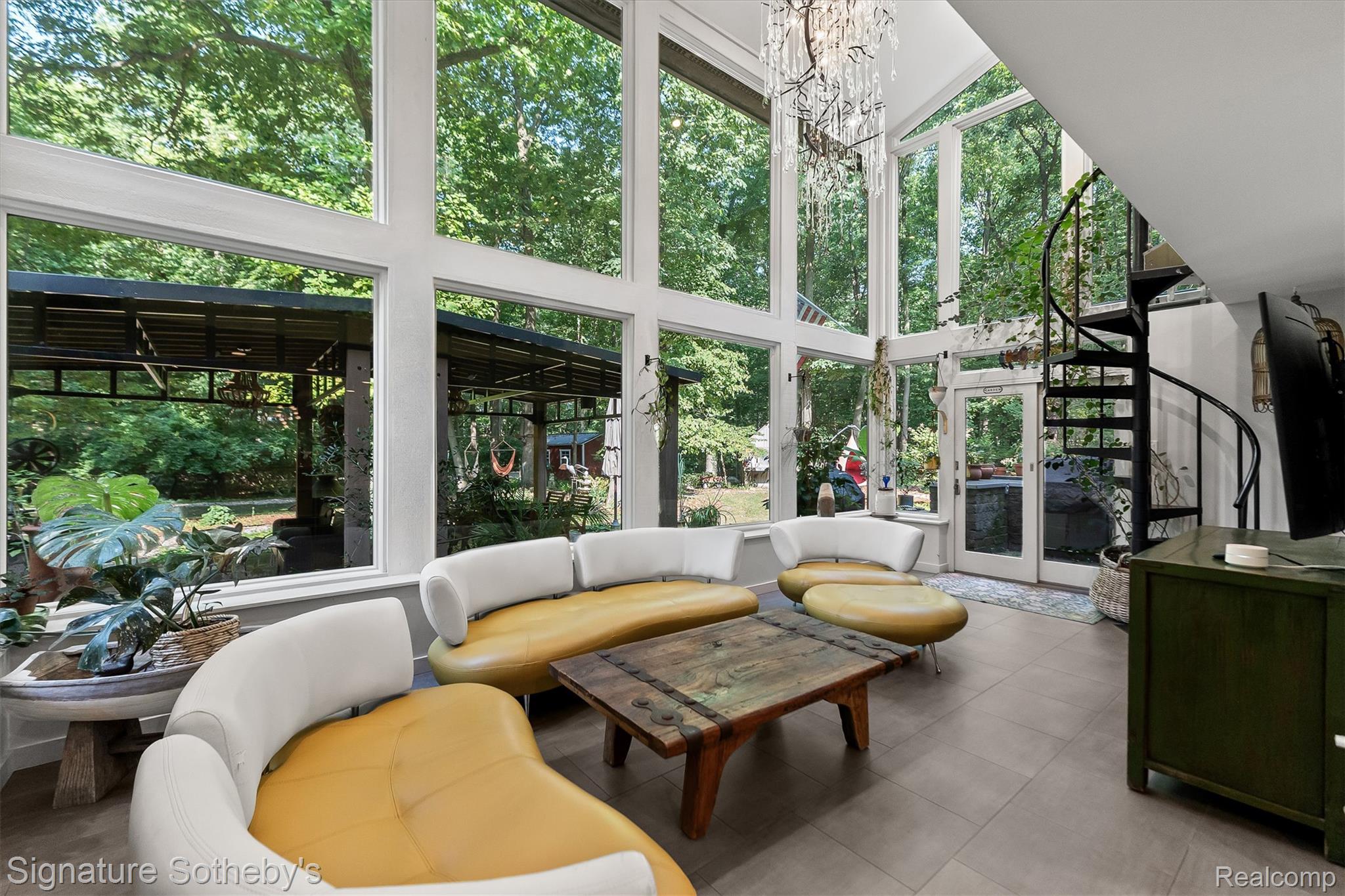 28575 Danvers Court