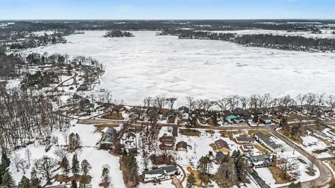 Tiny photo for 50389 E Lake Shore Drive, Silver Creek Township, MI 49047 (MLS # 69026005975)