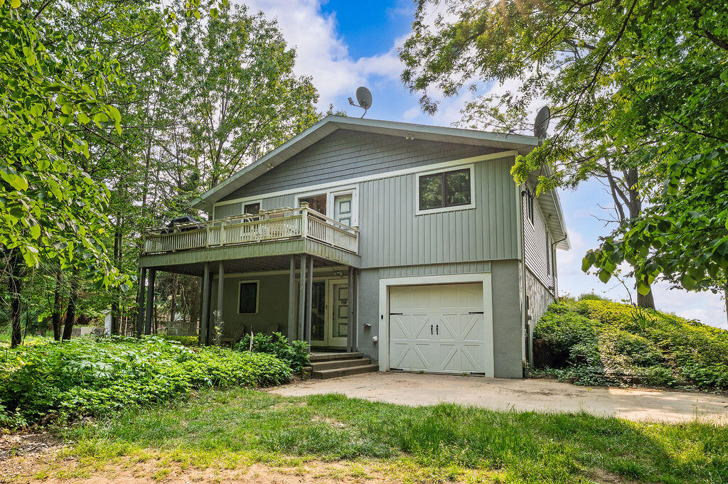 1140 Edgewater Terrace