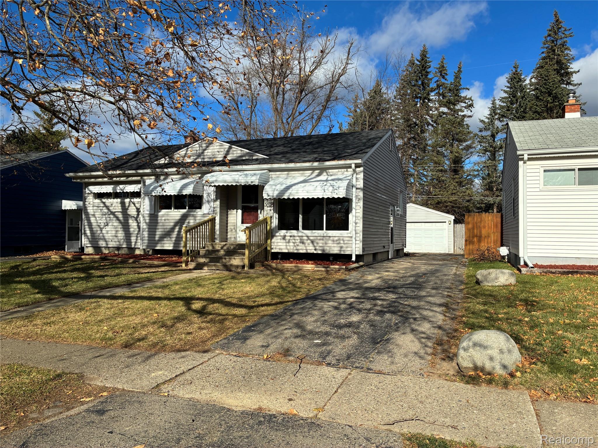 3809 Delaware Avenue