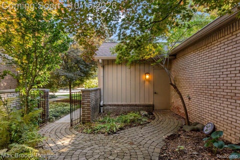 Tiny photo for 1168 Glenpointe Court, Bloomfield Charter Township, MI 48304 (MLS # 20261082952)