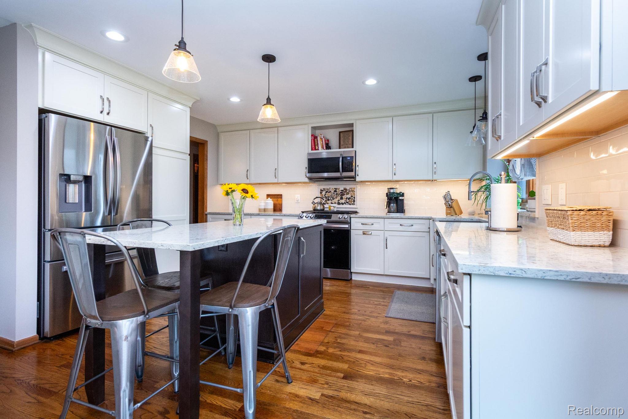 Canton Charter Township, Michigan 48188, United States, 4 Bedrooms Bedrooms, ,4 BathroomsBathrooms,Residential,Active,192250