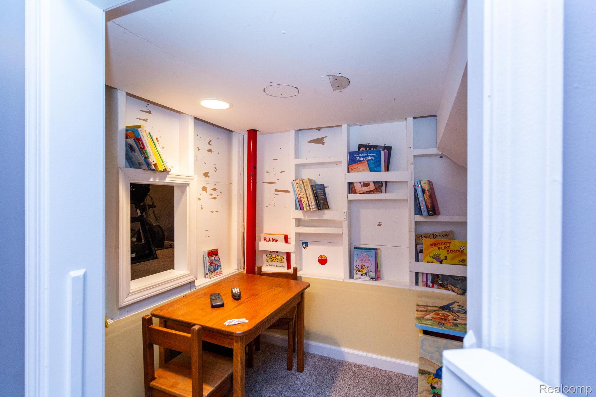 Canton Charter Township, Michigan 48188, United States, 4 Bedrooms Bedrooms, ,4 BathroomsBathrooms,Residential,Active,192250