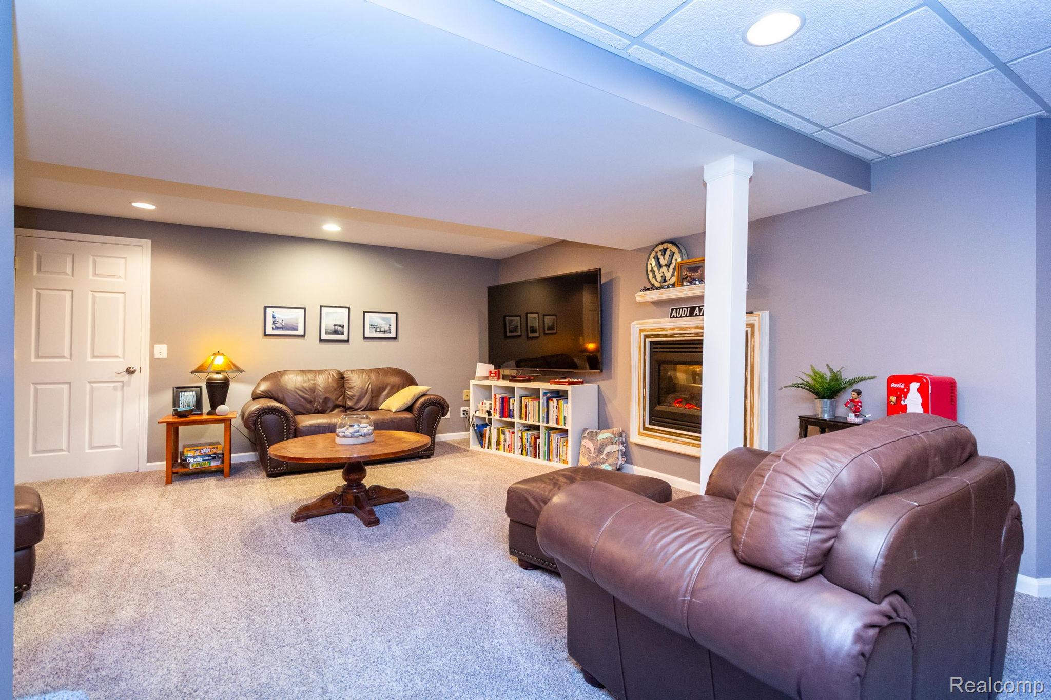 Canton Charter Township, Michigan 48188, United States, 4 Bedrooms Bedrooms, ,4 BathroomsBathrooms,Residential,Active,192250