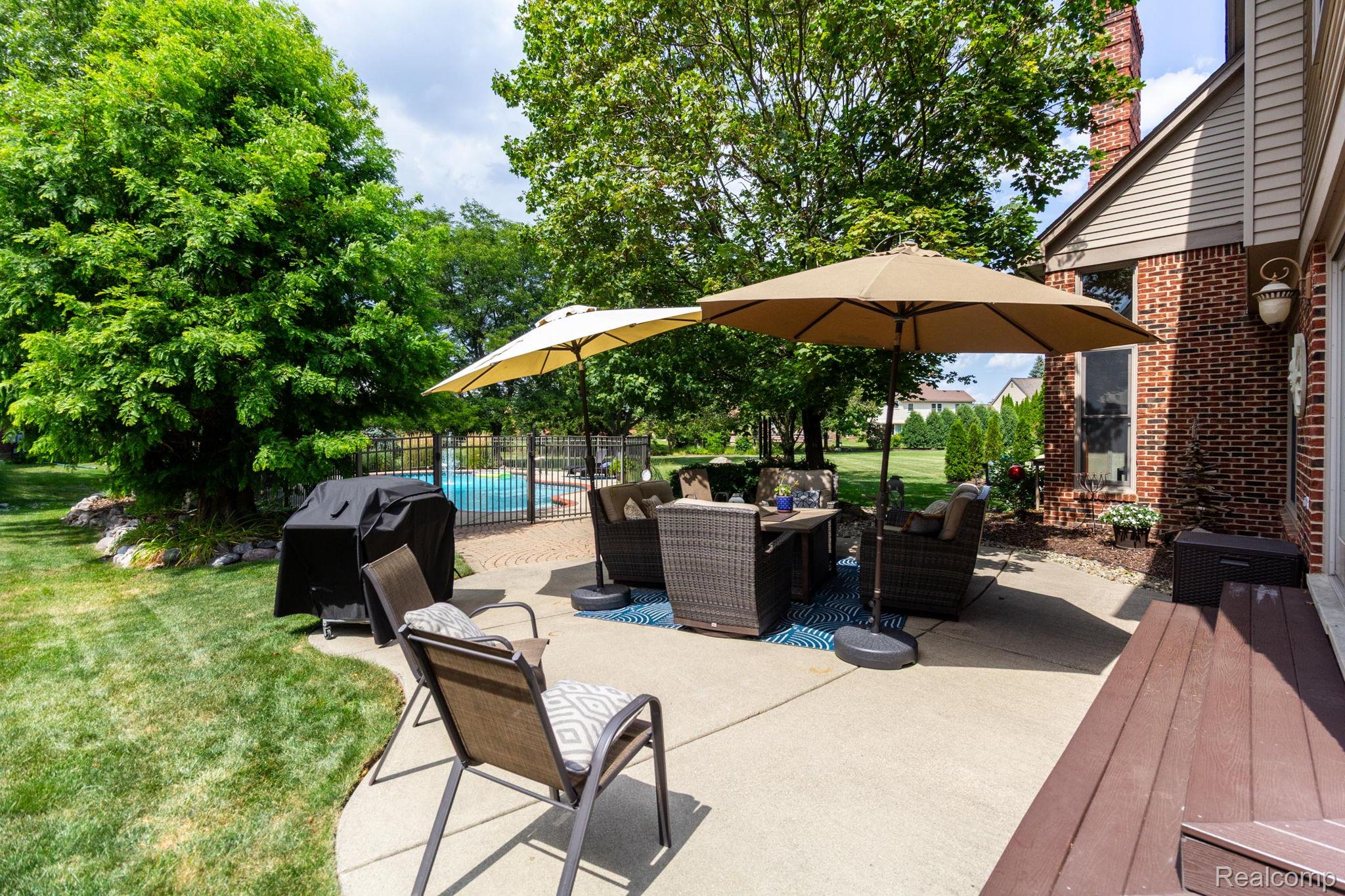 Canton Charter Township, Michigan 48188, United States, 4 Bedrooms Bedrooms, ,4 BathroomsBathrooms,Residential,Active,192250