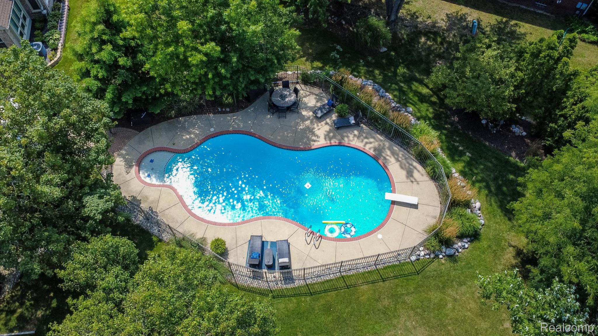 Canton Charter Township, Michigan 48188, United States, 4 Bedrooms Bedrooms, ,4 BathroomsBathrooms,Residential,Active,192250