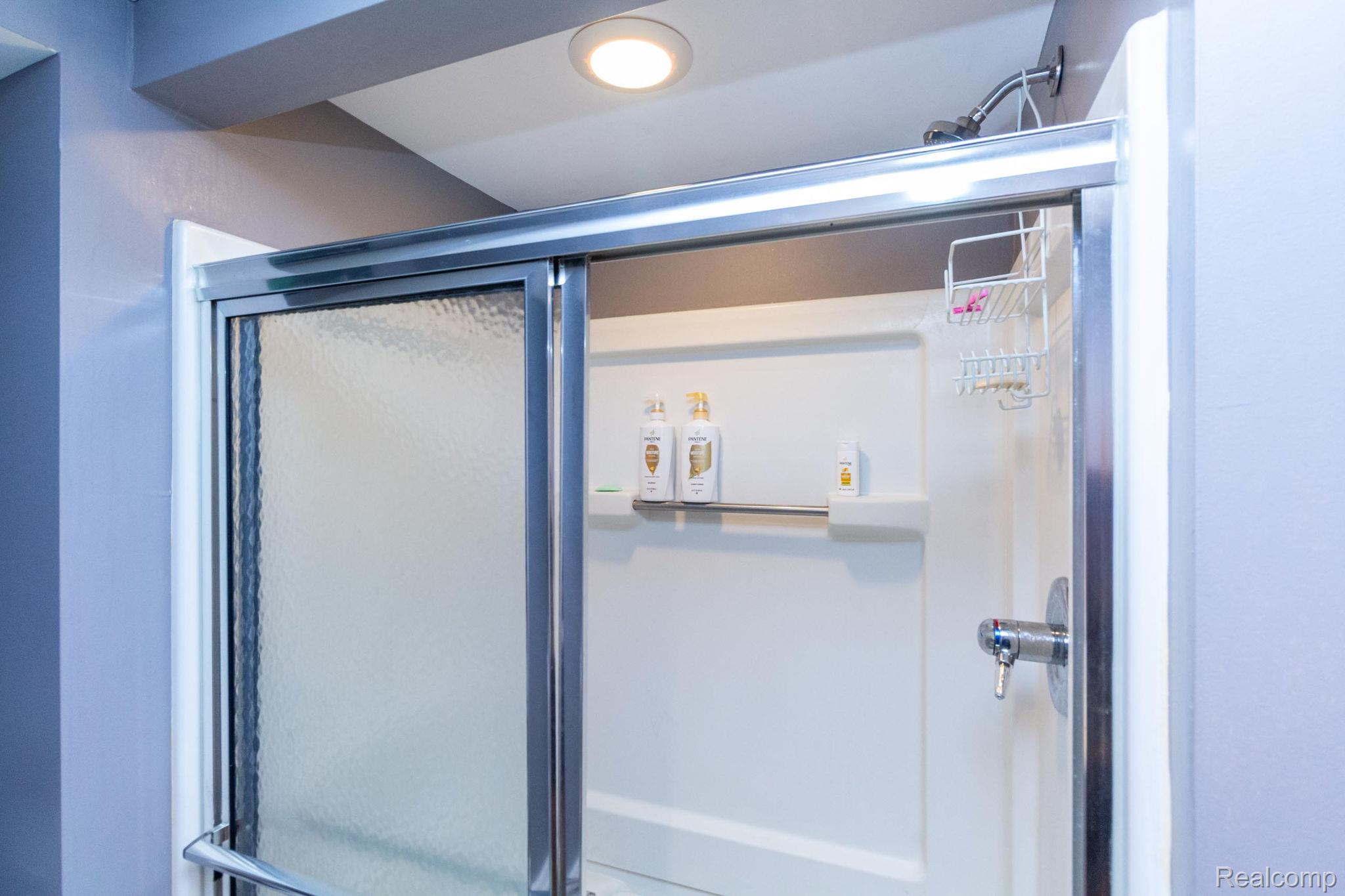 Canton Charter Township, Michigan 48188, United States, 4 Bedrooms Bedrooms, ,4 BathroomsBathrooms,Residential,Active,192250