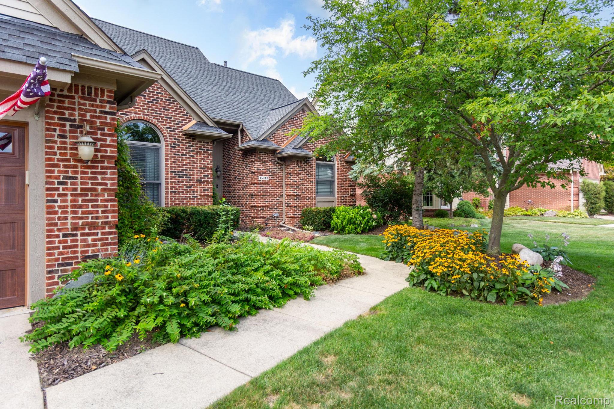 Canton Charter Township, Michigan 48188, United States, 4 Bedrooms Bedrooms, ,4 BathroomsBathrooms,Residential,Active,192250