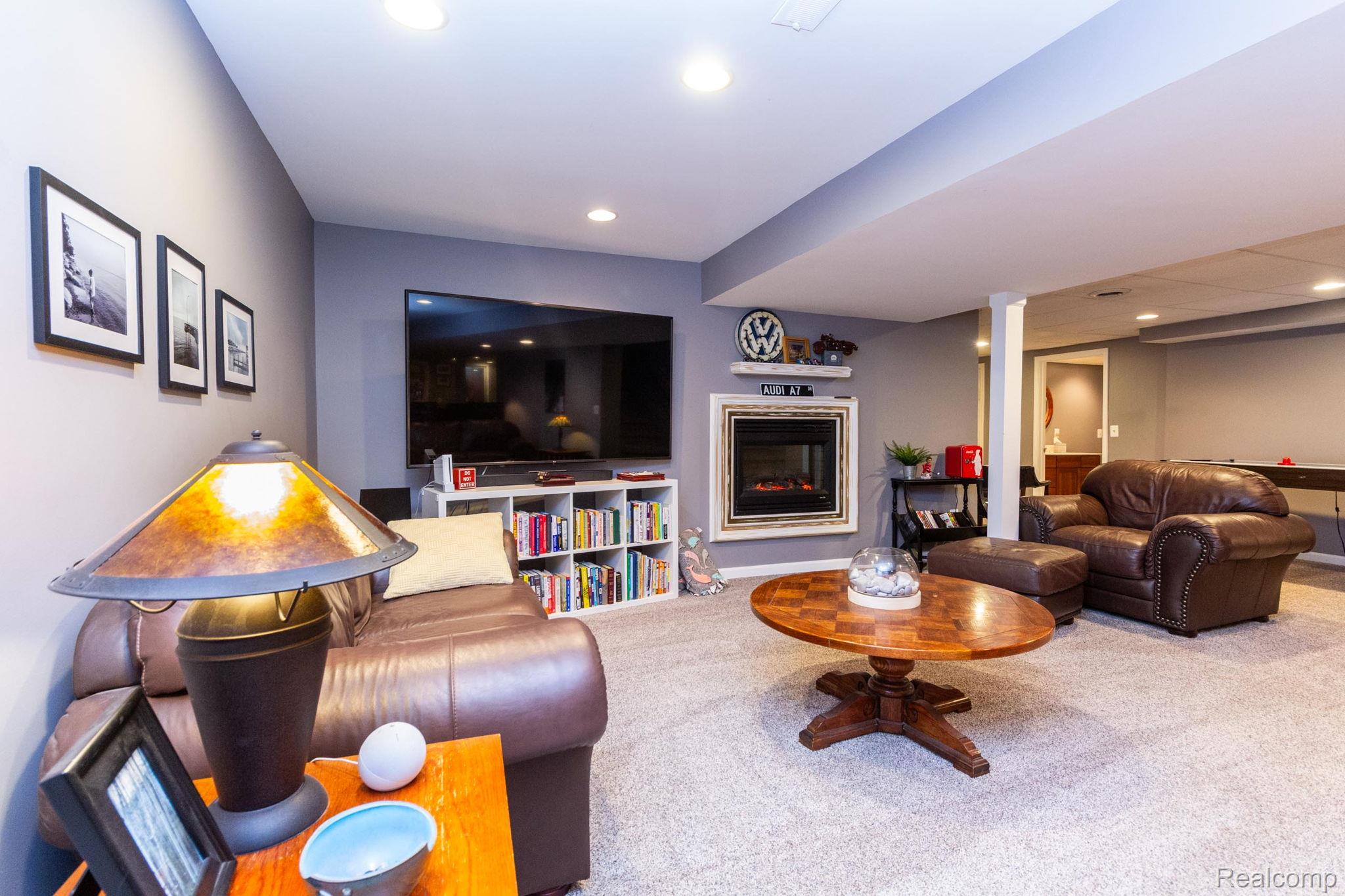 Canton Charter Township, Michigan 48188, United States, 4 Bedrooms Bedrooms, ,4 BathroomsBathrooms,Residential,Active,192250