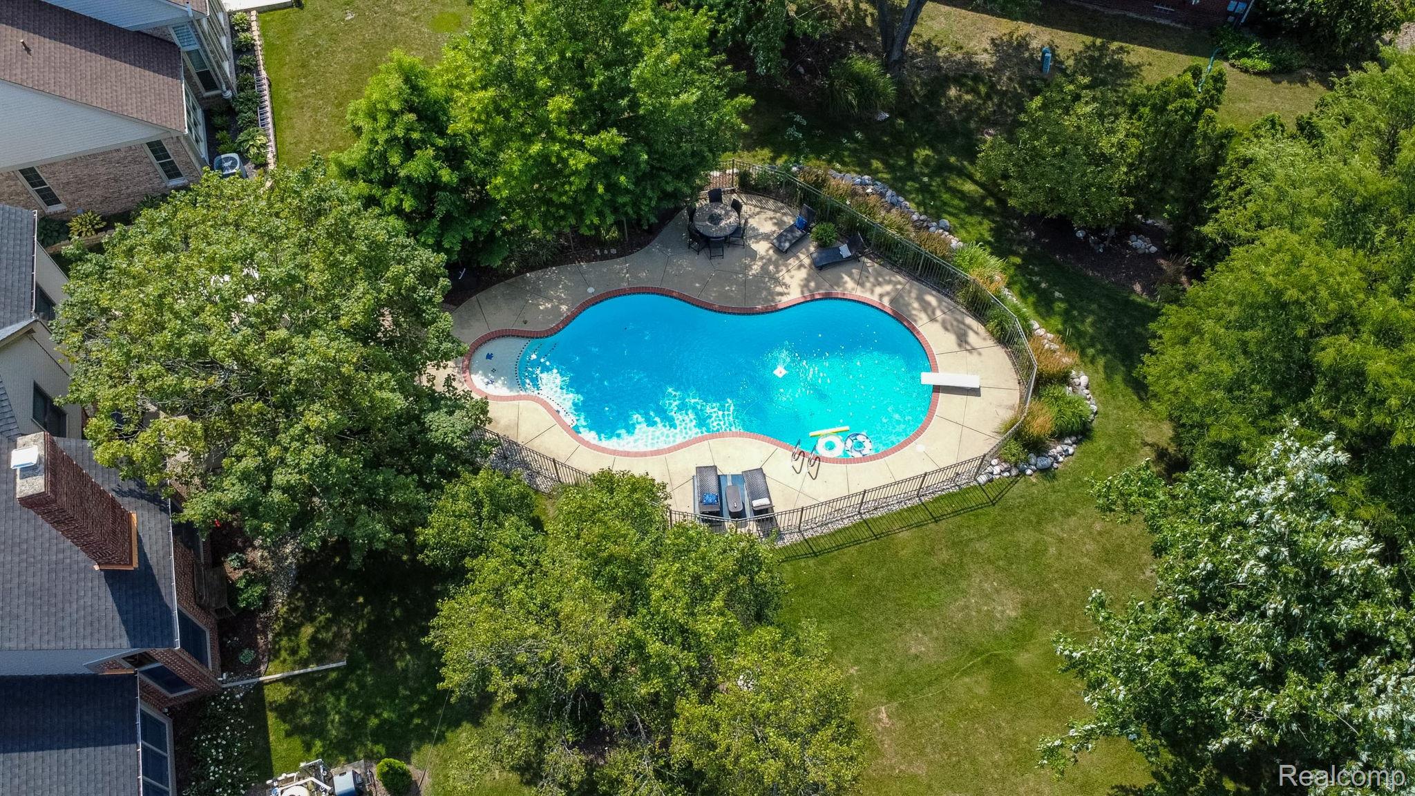 Canton Charter Township, Michigan 48188, United States, 4 Bedrooms Bedrooms, ,4 BathroomsBathrooms,Residential,Active,192250