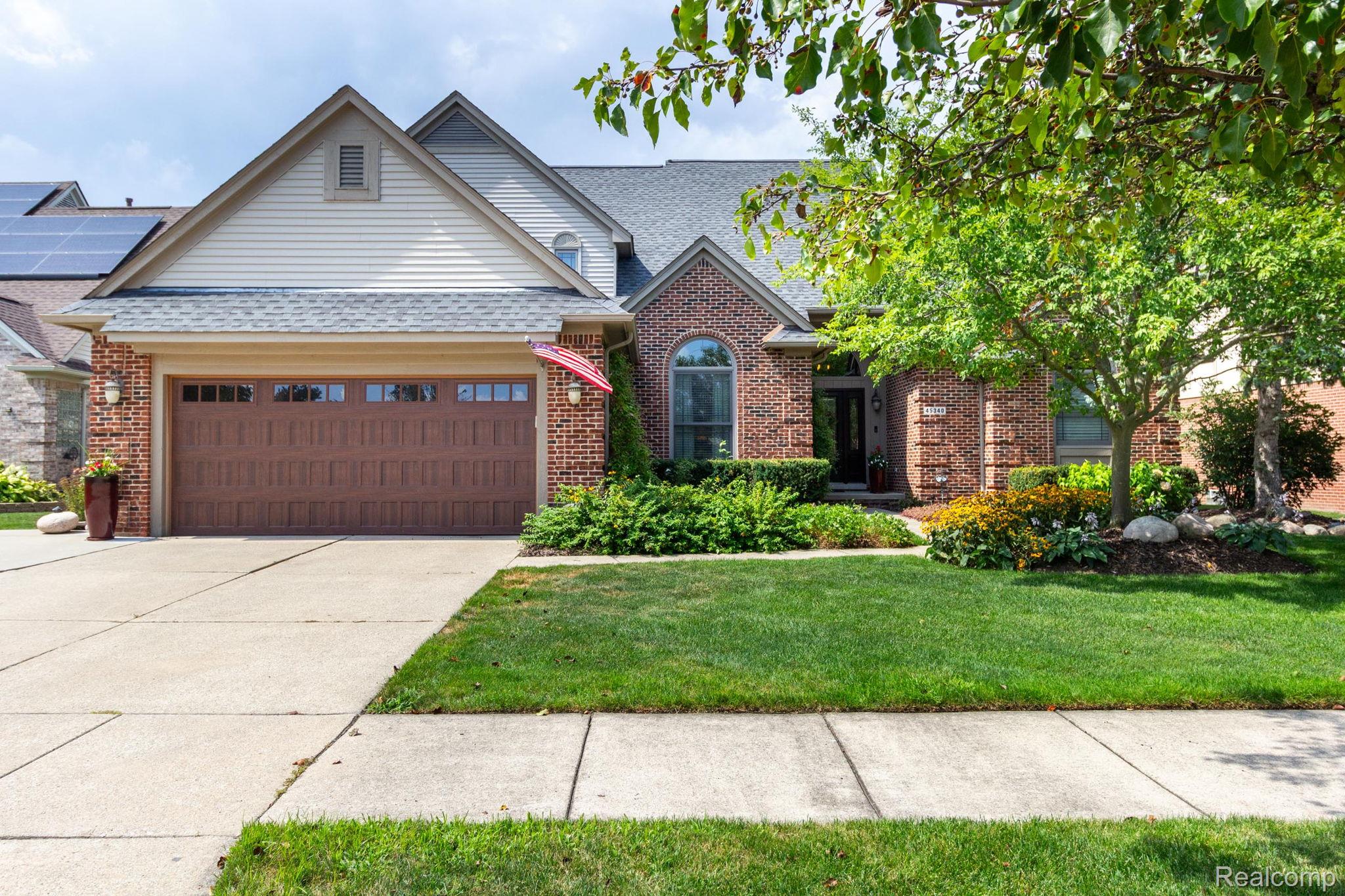 Canton Charter Township, Michigan 48188, United States, 4 Bedrooms Bedrooms, ,4 BathroomsBathrooms,Residential,Active,192250