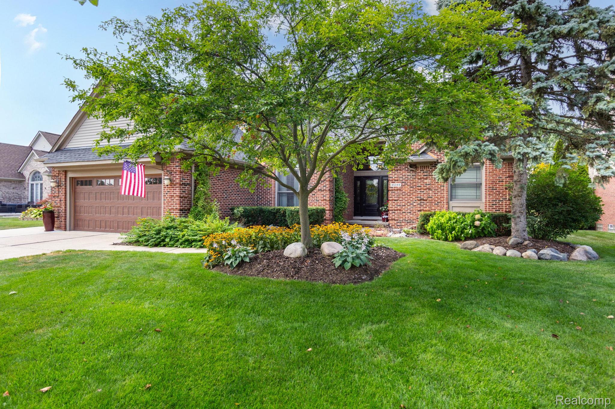 Canton Charter Township, Michigan 48188, United States, 4 Bedrooms Bedrooms, ,4 BathroomsBathrooms,Residential,Active,192250