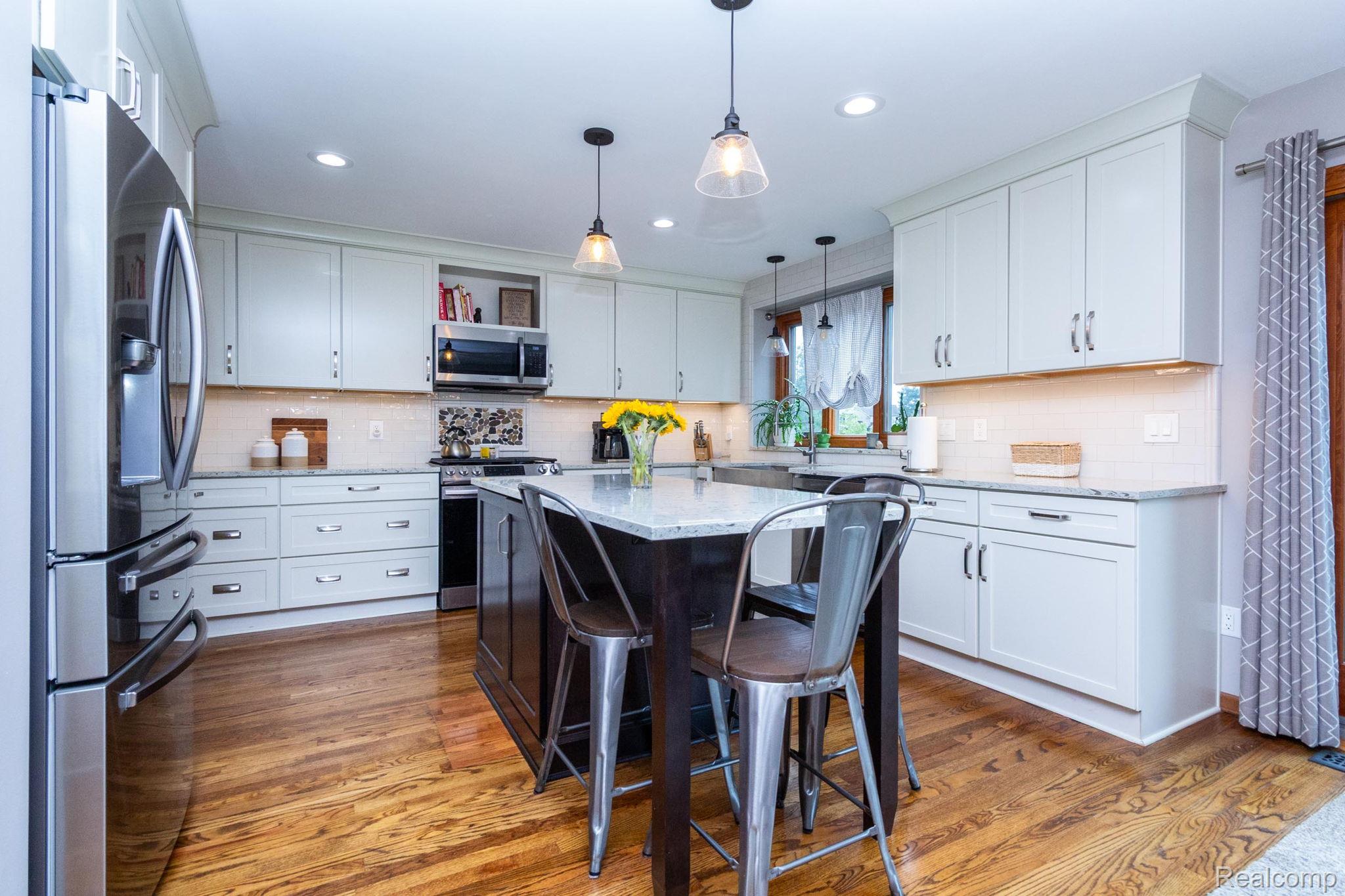 Canton Charter Township, Michigan 48188, United States, 4 Bedrooms Bedrooms, ,4 BathroomsBathrooms,Residential,Active,192250