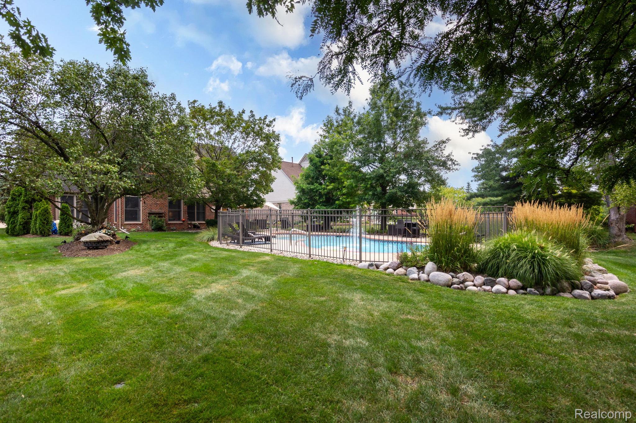 Canton Charter Township, Michigan 48188, United States, 4 Bedrooms Bedrooms, ,4 BathroomsBathrooms,Residential,Active,192250