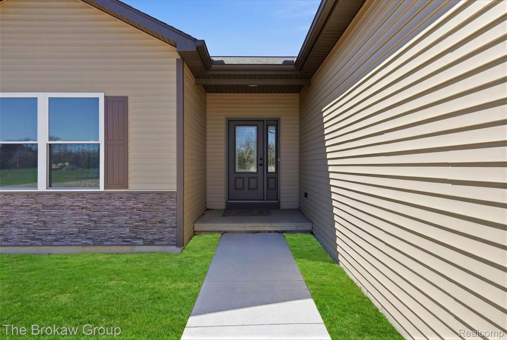 3365 Meadowridge Court